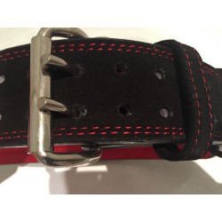 Ceinture en cuir noir et logo brodé rouge